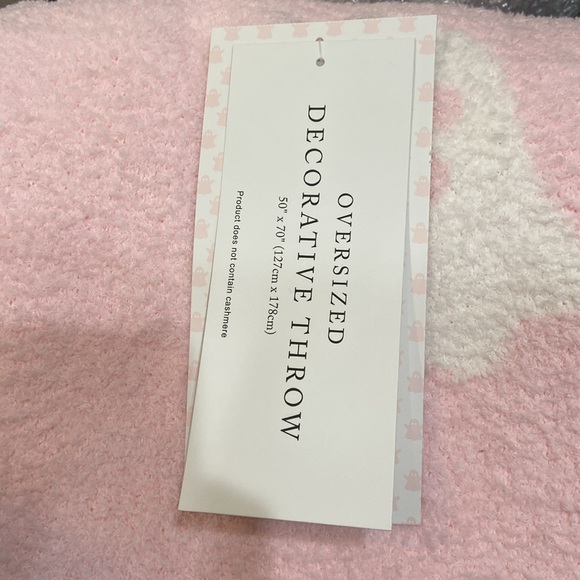 Cupcakes & Cashmere Oversized GHOST Print Throw - Picture 5 of 6